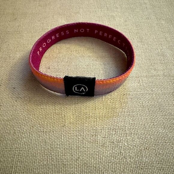 LA Clé Co Refocus motivational stretchy bands NWOT - Picture 2 of 3